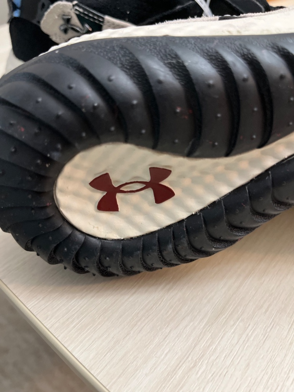 New Under Armour Men's Harper Turf Baseball Shoes - Picture 9 of 13